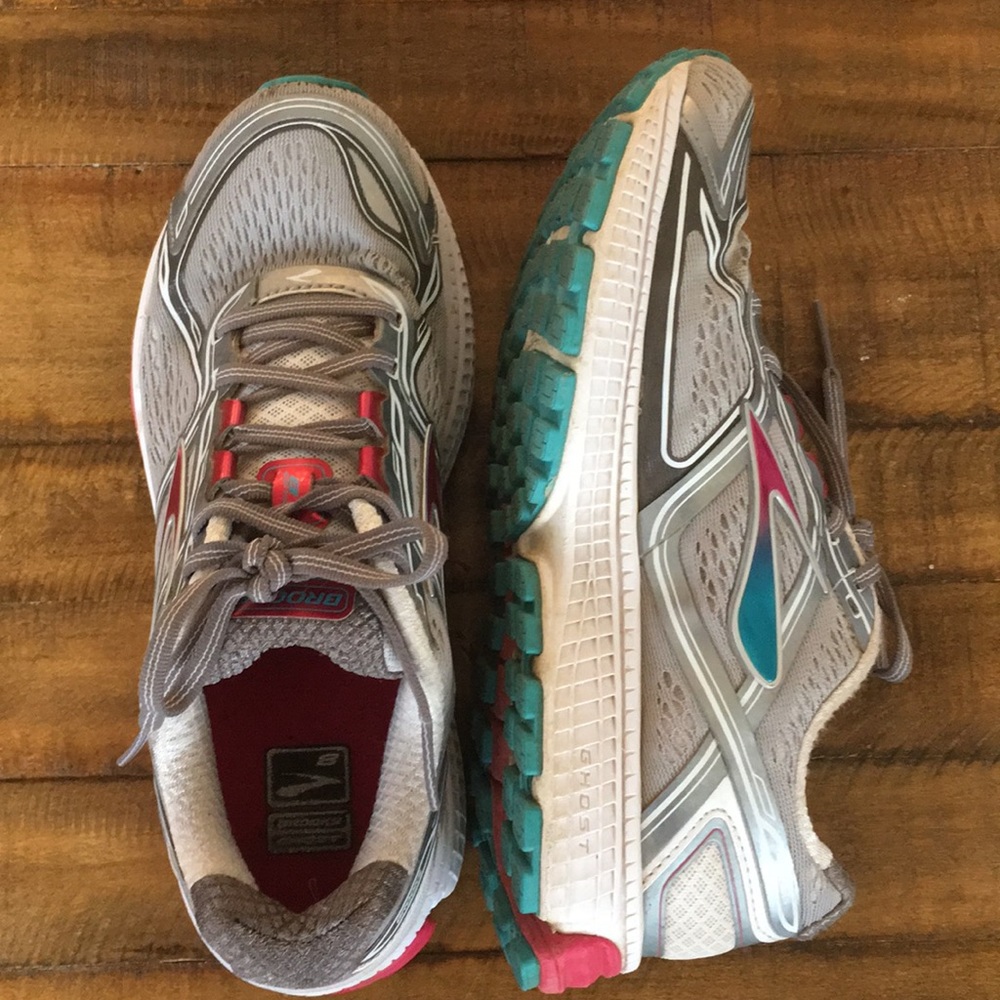 Brooke’s ghost running shoes. Size 7.5